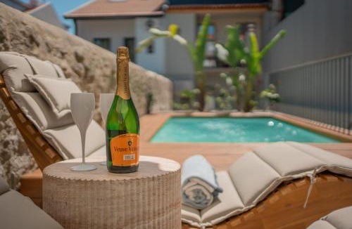 Bonfim Apartment | São Victor Residences - 1 Presidential Garden Suite with Private Pool
