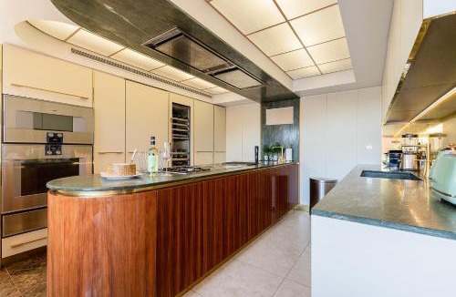 Lisbon Old Town Apartment | Saldanha Penthouse