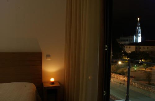 Fatima House | Santa Noite
