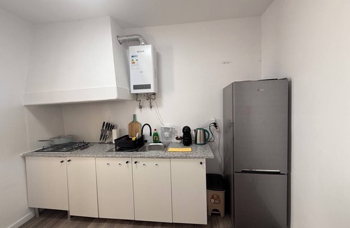 Santarem House | Santarém Orange Tree Cottage - Private 3-Bedroom Home on Camino