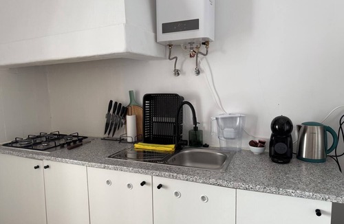 Santarem House | Santarém Orange Tree Cottage - Private 3-Bedroom Home on Camino