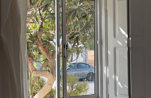 Santarem House | Santarém Orange Tree Cottage - Private 3-Bedroom Home on Camino