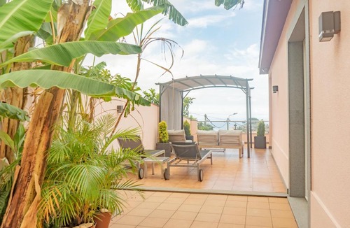 Santo Antonio House | Santo António Bay View Villa