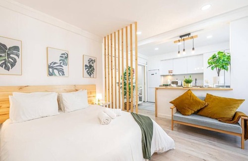 Mina House | Santos Mattos Guesthouse & Apartments by Lisbon with Sintra