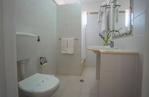 Albufeira Hotel | Scenic Albufeira Getaway Near the Coast and Buzzing Nightlife Scene