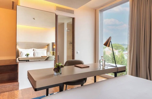 Belem Hotel | Scenic Tower View Stay w/Outdoor Pool & Terrace Dining | Free Parking in Belém