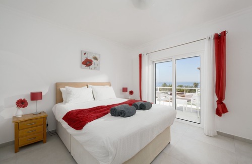 Meia Praia Apartment | Sea view spacious villa [95]