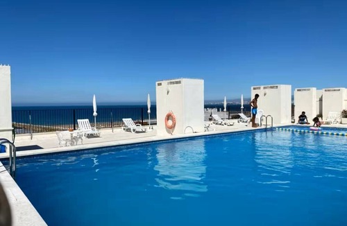 Costa de Caparica Apartment | Seafront apartment with pool