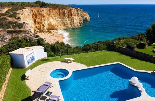 Benagil Villa | Seafront View next to the famous “Benagil Caves”