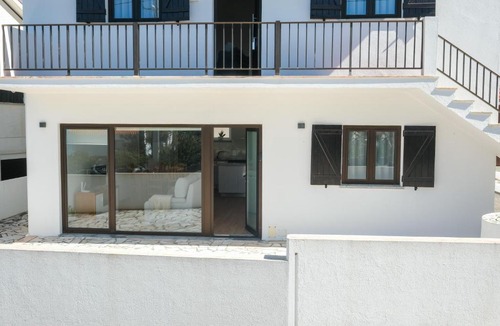 Alcobaca Apartment | Seaing House II