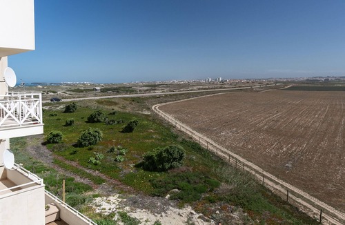 Peniche Apartment | Seascape Home & Cozy Baleal Beach
