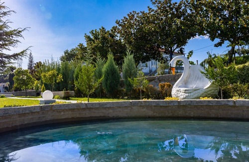 Ronfe House | Serena House – Private Jacuzzi & Garden – Quinta da Belamira, Guimarães