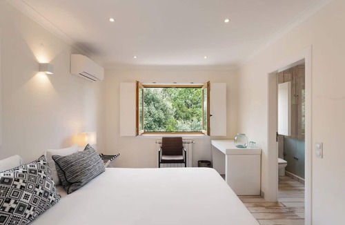 Lagos Hotel | Serene Suite w/Balcony & Ocean View, Perfect for a Quiet Retreat