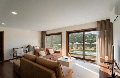 Cinfaes Villa | Serpa Pinto Full Village - Private Pool - by FERO