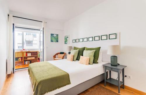 Sao Joao de Deus Apartment | @ShôLubi - Charming, Quiet & Cozy!