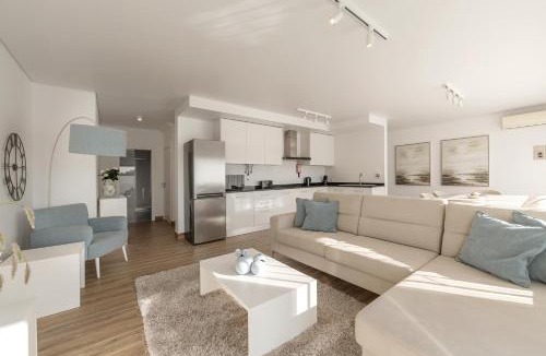 Coto Villa | Silver Coast Haven