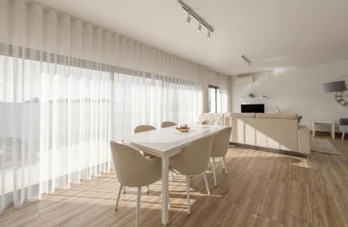 Coto Villa | Silver Coast Haven