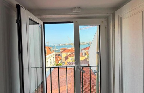 Lisbon Old Town Hostel | Simpl Lapa rooms