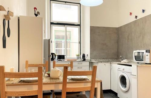 Santa Maria Maior Apartment | SJ2DeE Heart of Baixa NEW AIR CONDITIONING Spacious 2 apts 4br2ba
