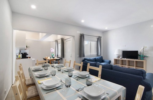 Sao Clemente Apartment | 'Skipper House' Apartment with Mountain View, Wi-Fi and Air Conditioning
