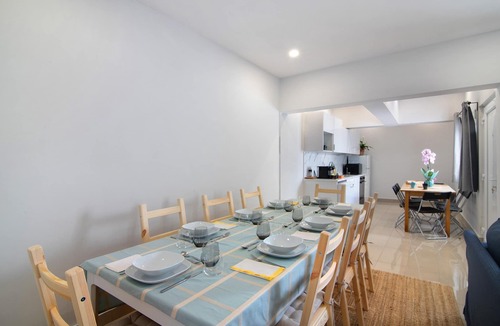 Sao Clemente Apartment | 'Skipper House' Apartment with Mountain View, Wi-Fi and Air Conditioning