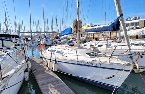 Lisbon Apartment | Sleep aboard a sailing boat in Lisbon