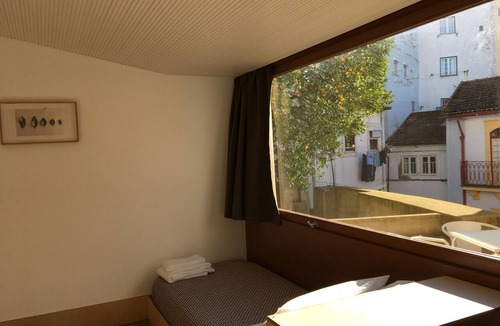 Coimbra City Centre Apartment | SOBRE RIBAS 2|12. 10AApartment with two bedrooms and small patio