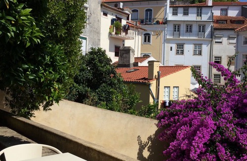 Coimbra City Centre Apartment | SOBRE RIBAS 2|12. 10AApartment with two bedrooms and small patio