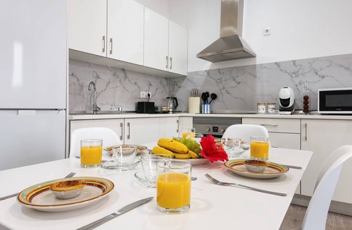 Canhas Apartment | Sol Blessing by Galmi