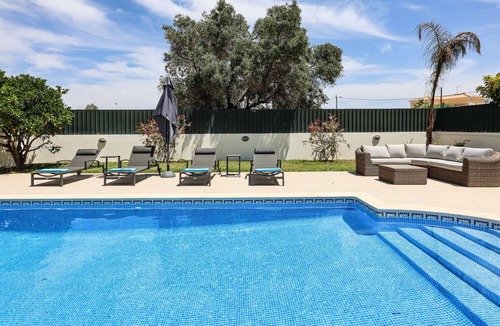 Quarteira Villa | Sonho do Algarve - Swimming pool - Wifi - Bedzy Luxury