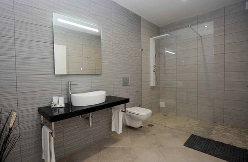 Poco Partido Hotel | Spa Suite 1: Pool, Jacuzzi & Sauna