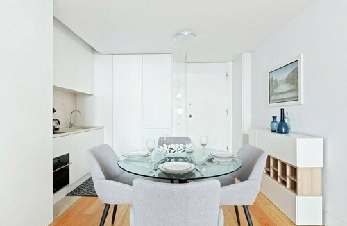 Chiado Apartment | Spacious 1 Bed Apartment near Baixa