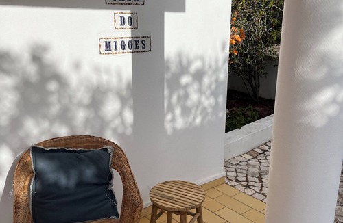 Budens House | Spacious 3-bedroom villa, private pool on a golf course and close to beaches.