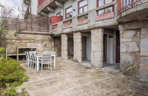 Centro / Baixa Apartment | Spacious 3-Bedroom Apartment with Private Sauna