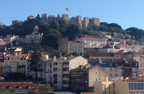 Alfama Apartment | Spacious 3-Bedroom Triplex Apartment with Terrace in Central Lisbon