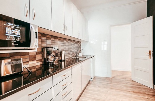 Sao Joao de Deus Apartment | Spacious 7-room apartment in Lisboa