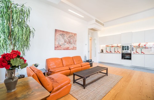 Sao Paulo Apartment | Spacious and bright Apartment in Cais Sodre