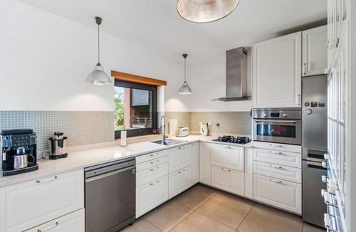 Ameijeira House | Spacious and elegant holiday home !