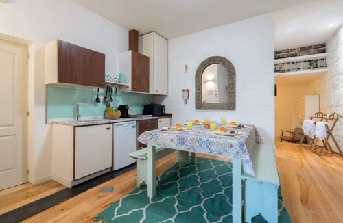 Lordelo do Ouro e Massarelos Apartment | Spacious Captivating Flat | Terrace by HostWise