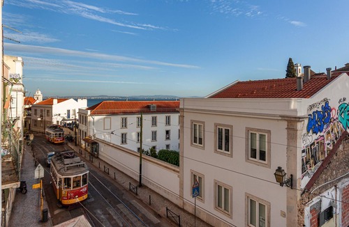 Se Apartment | Spacious, Central and Sunny Terrace * Alfama | Gonzalo's Guest