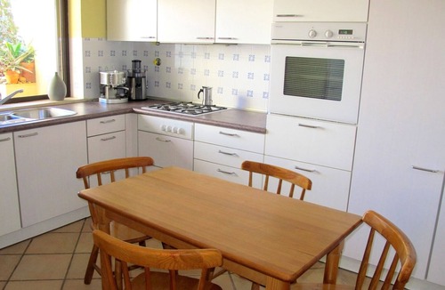 Salema House | spacious, close to beach, great seaview, garden, fireplace