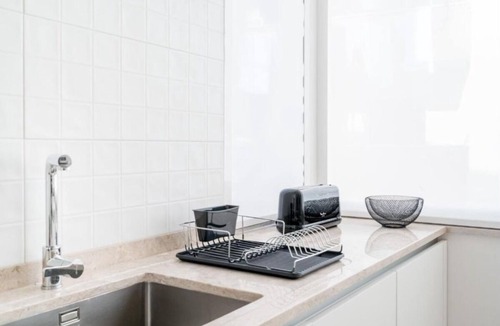 Casal da Ladeira Apartment | Spacious Family & Executive Apt in Central Lisbon- Near Metro & Key Attractions