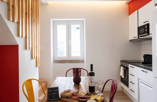 Casal da Ladeira Apartment | Spacious Gulbenkian – Families, A/C & Remote Work