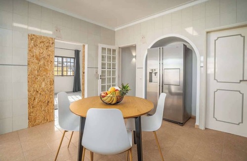Lagoa e Carvoeiro House | Spacious House | Terrace & Swimming Pool by Host Wise