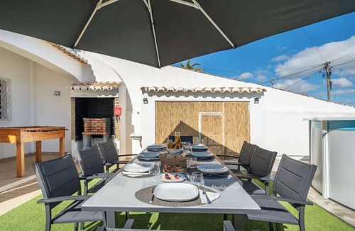 Lagoa e Carvoeiro House | Spacious House | Terrace & Swimming Pool by Host Wise