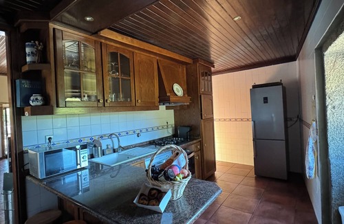 Cardielos Cottage | Spacious Private 4-Bedroom Villa with a Pool and Large Garden for 8 Guests