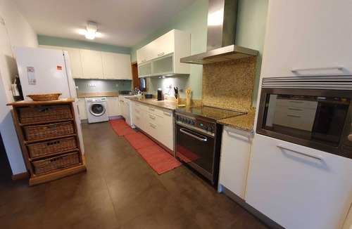 Cossourado Villa | Spacious, quiet villa in Olival—air-conditioned and heated