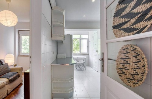 Sao Joao de Deus Apartment | Spacious Tailor Made Flat in Areeiro