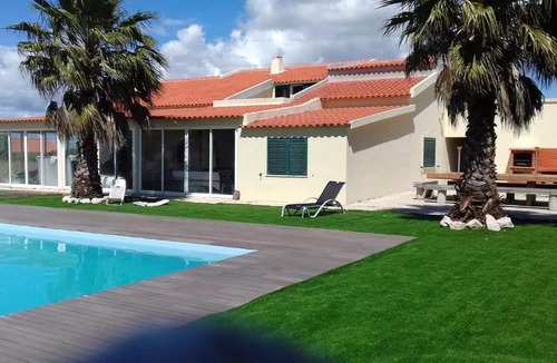 Palmela Villa | Spacious Villa in Palmela with Private Pool and Garden