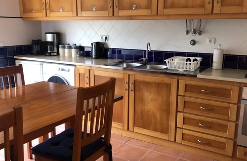 Foz do Arelho Villa | Spacious Villa In Quiet Location With Pool, Superb Views and close to village.